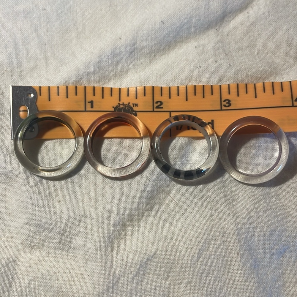 Striped and Spotted Resin Rings Set - Picture 4 of 5